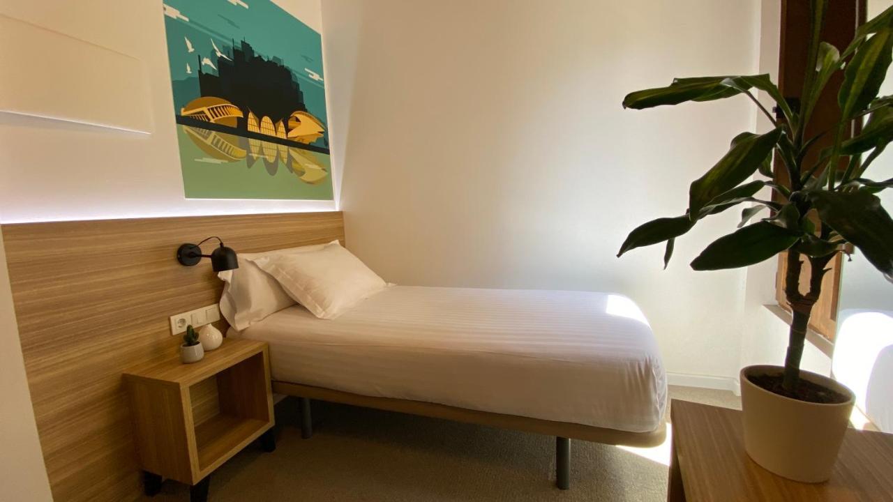 Original Domino House Hotel Valencia Bagian luar foto