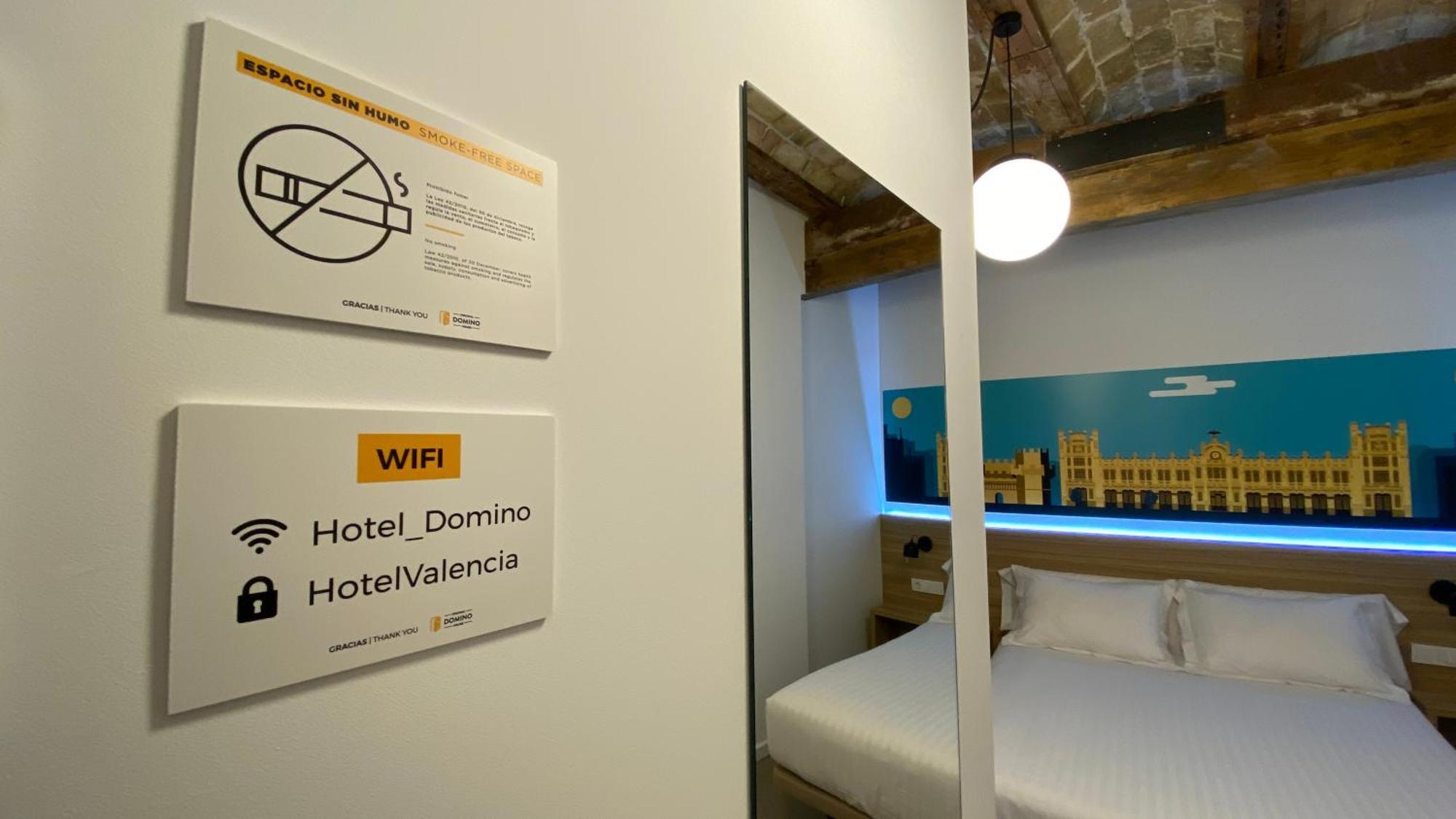 Original Domino House Hotel Valencia Bagian luar foto
